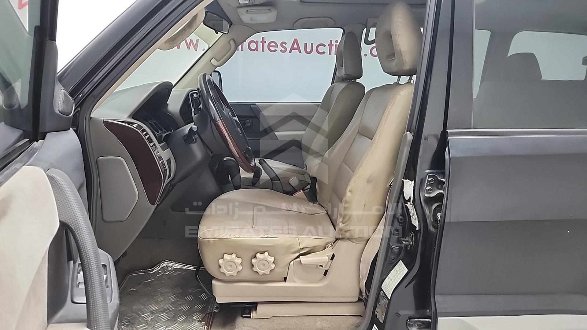 2002 MITSUBISHI PAJERO VIN: JMYLRV73W2J701499