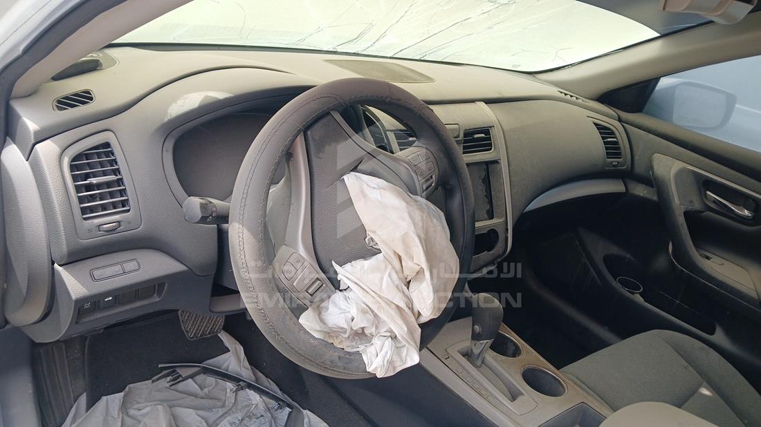 نيسان التيما 2015 — زاوية واجهة السائق الأمامية اليسرى — صورة 11