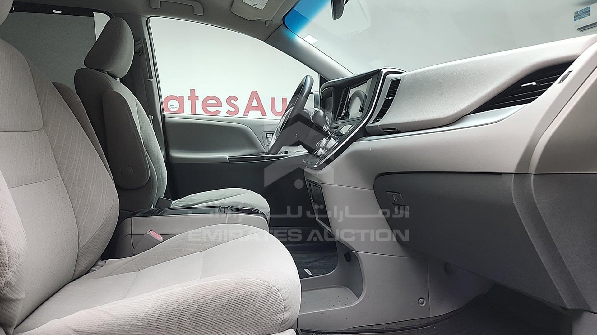 2017 TOYOTA SIENA VIN: 5TDKZ3DC6HS835890