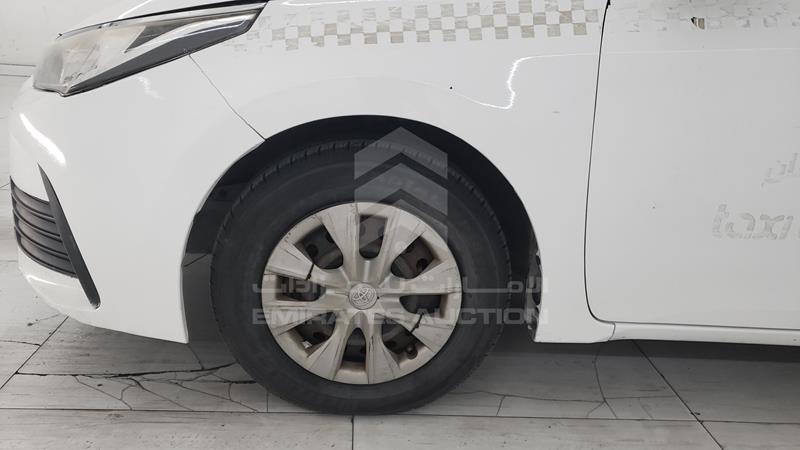 RKLBB9HE7H5198617 Auction: EmiratesAuction Lot: 404129 RKLBB9HE7H5198617 Toyota Corolla 2017 WHITE Photo 28
