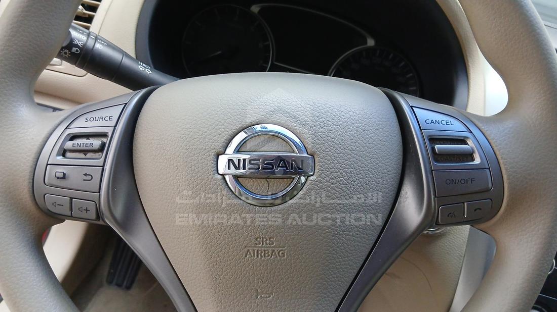 نيسان التيما 2014 — التحكمات في عجلة القيادة — صورة 18