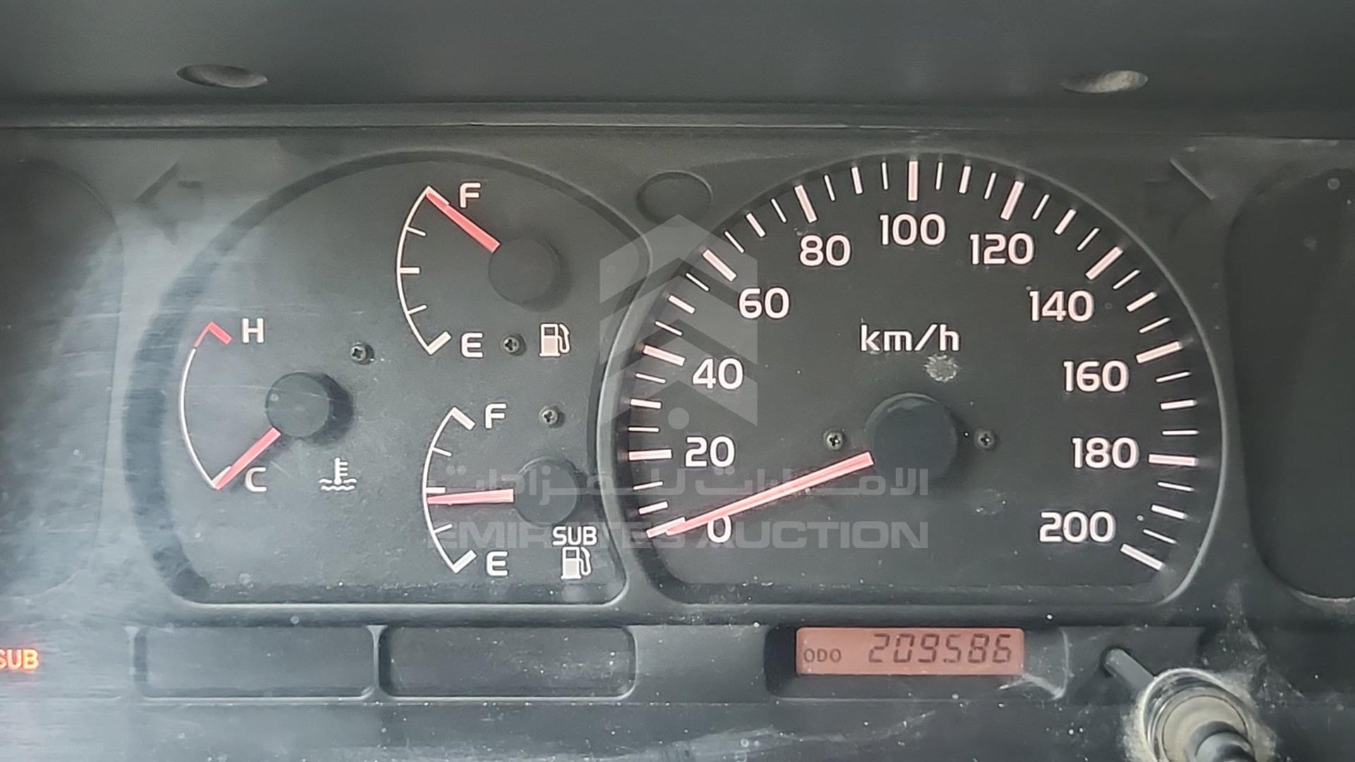 2000 TOYOTA LAND CRUISER VIN: JTFLJ71JXY8000683