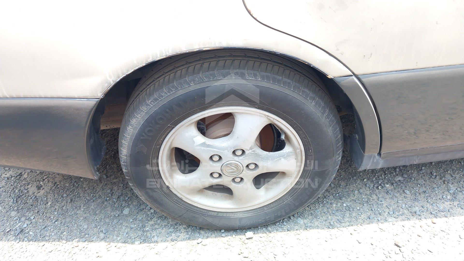 1997 LEXUS ES 300 VIN: JT8BF22G7V0028557