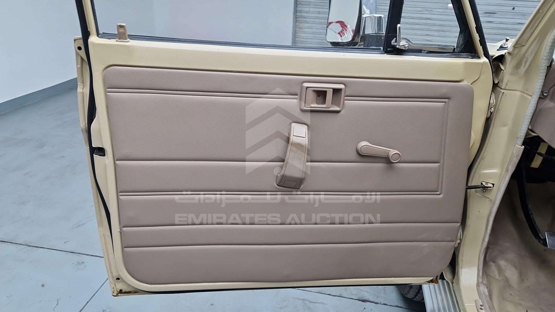 2006 TOYOTA LAND CRUISER VIN: JTFLJ71J168010726