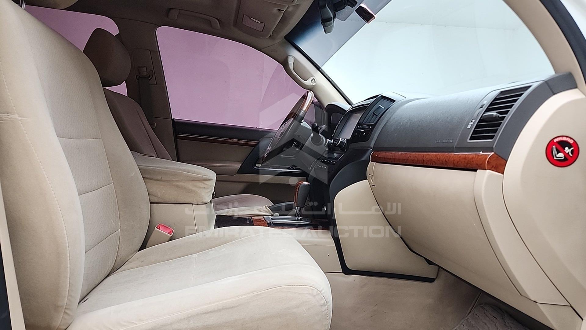 2014 TOYOTA LAND CRUISER VIN: JTMHX09J8E5047409