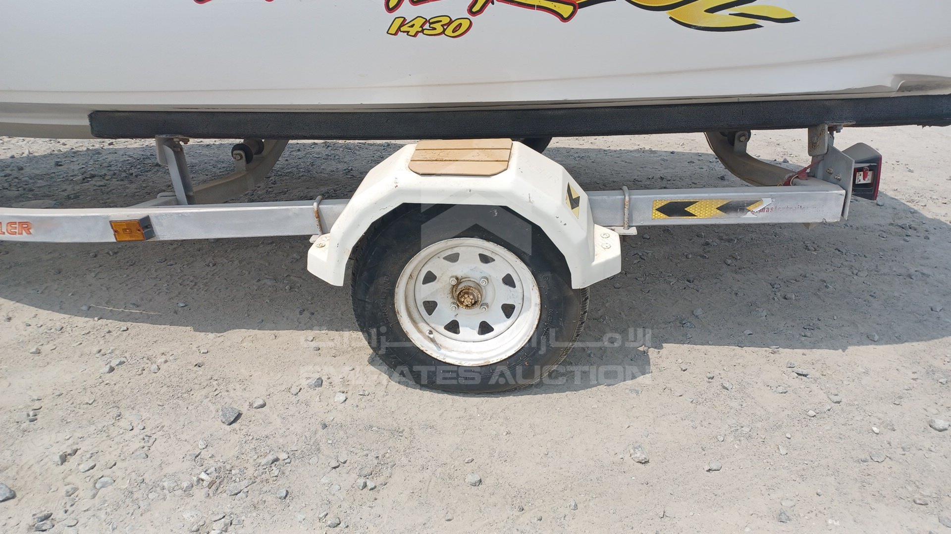 0 BOAT + TROLLEY --- VIN: JPMLIT0010236B