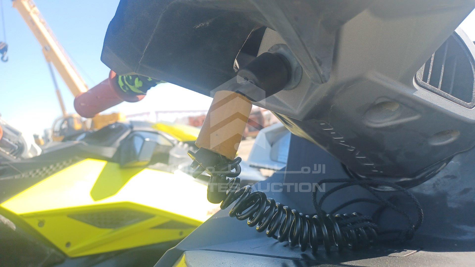 0 JET SKI + TROLLEY --- VIN: CAYDV81912K415