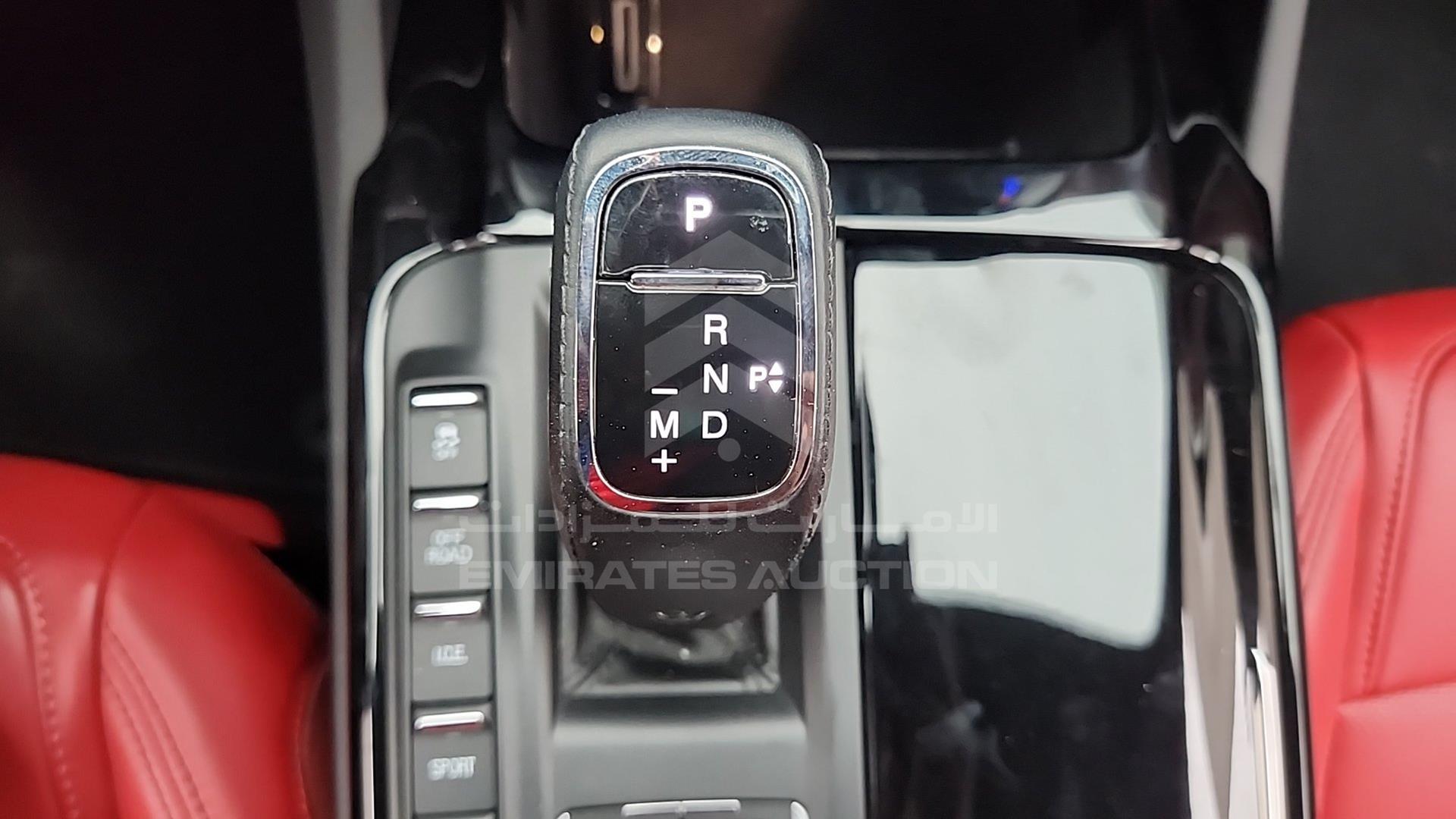2021 MASERATI LEVANTE VIN: ZN661YUS2MX378091