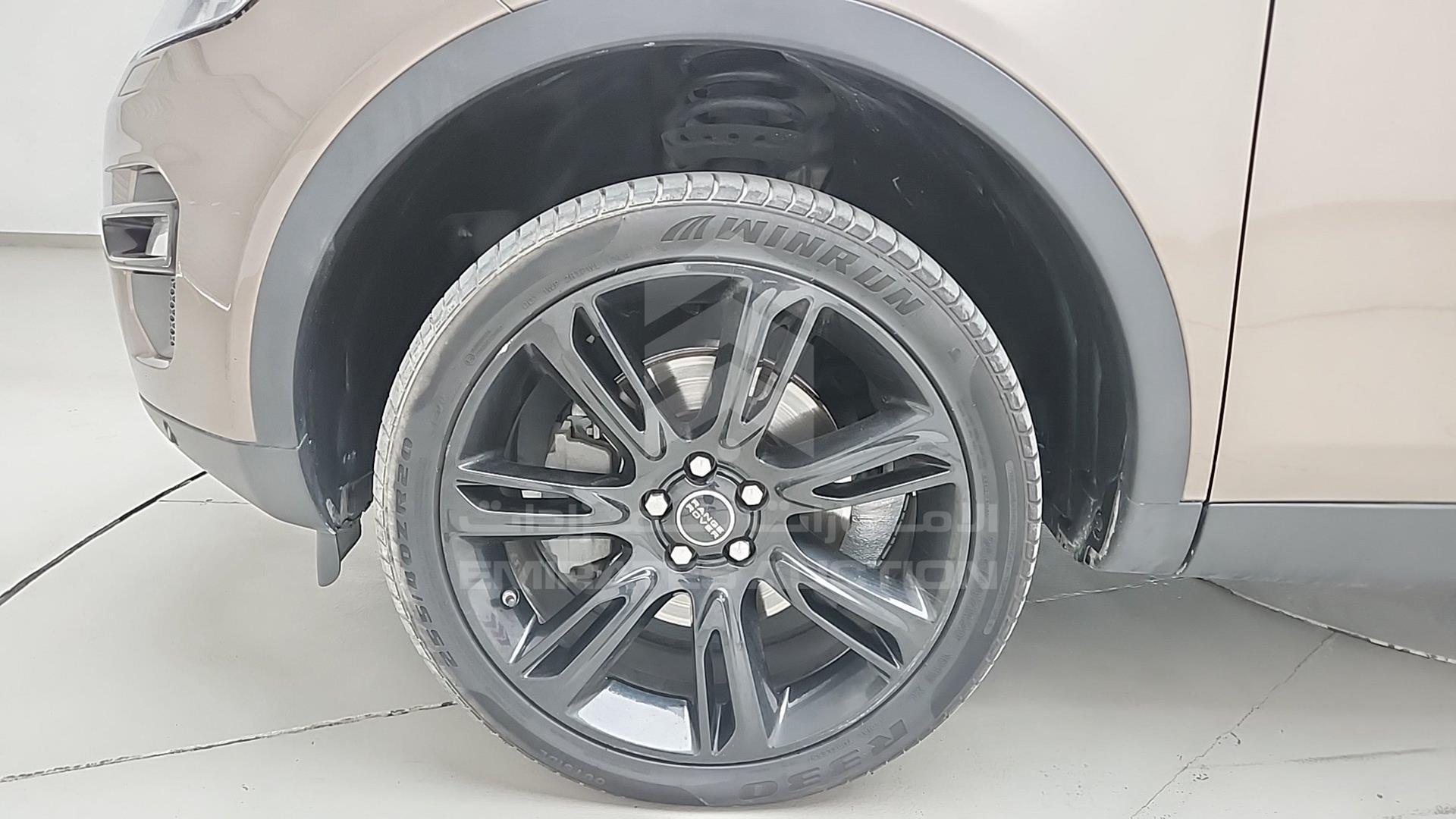 2017 LAND ROVER DISCOVERY VIN: SALCR2BG8HH661807