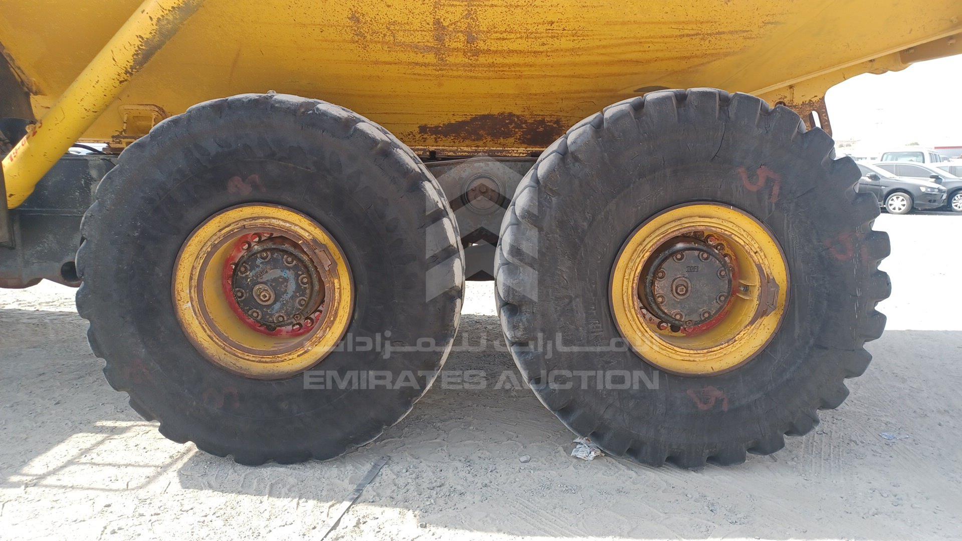 2015 KOMATSU HM400-2R VIN: KMTHM010V29007229