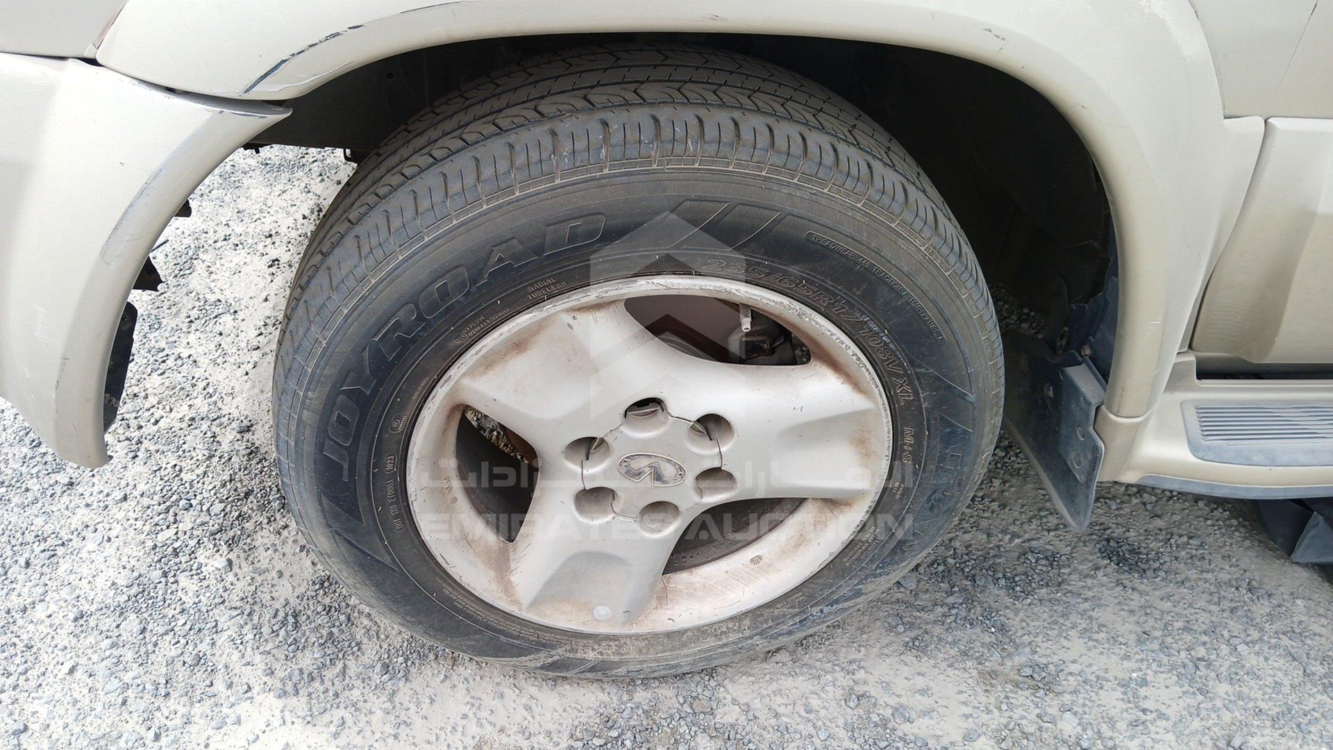 2001 INFINITI QX4 VIN: JNRDR09X71W204400