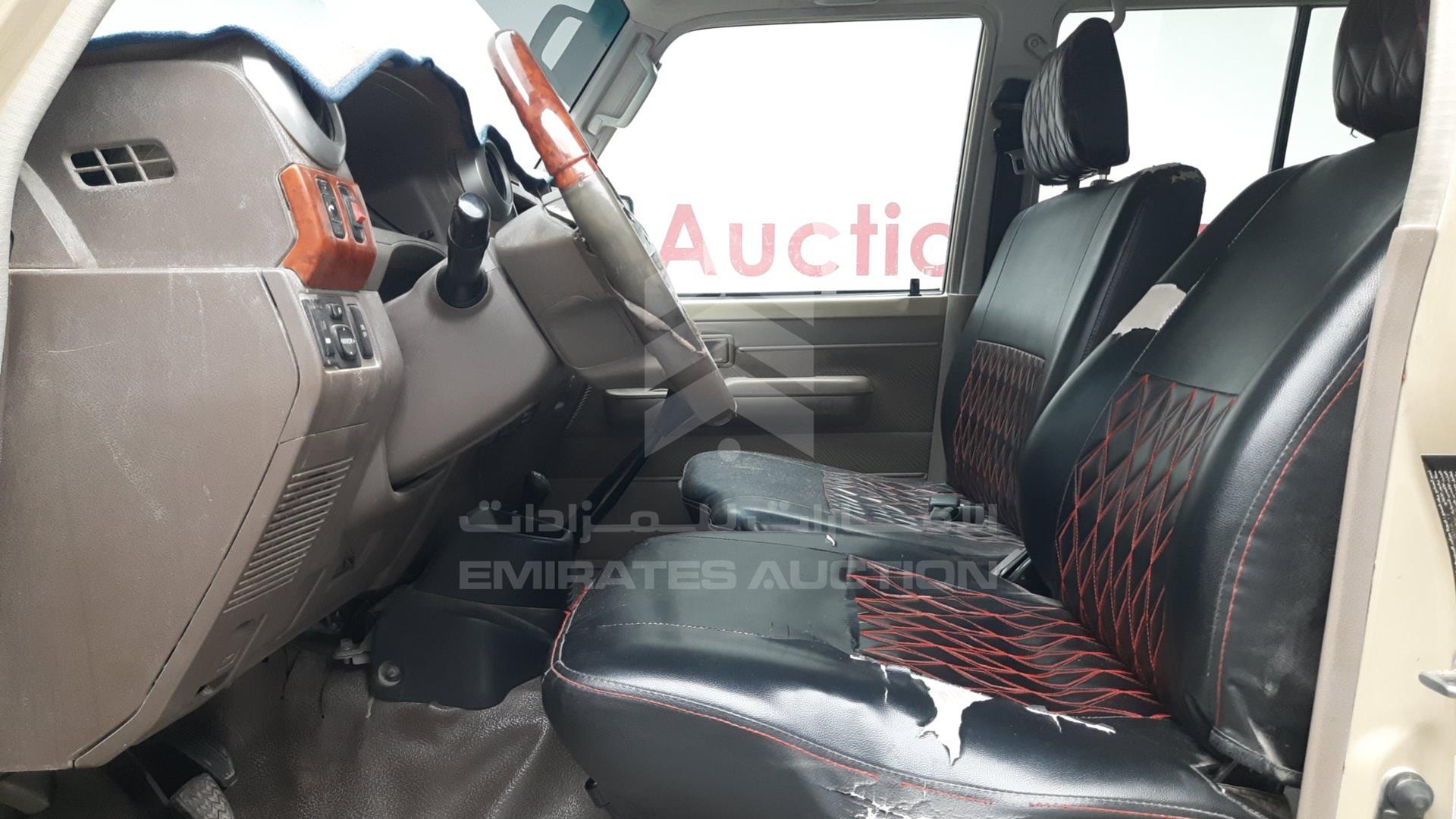 2015 TOYOTA LAND CRUISER VIN: JTFBU71J8F7004298