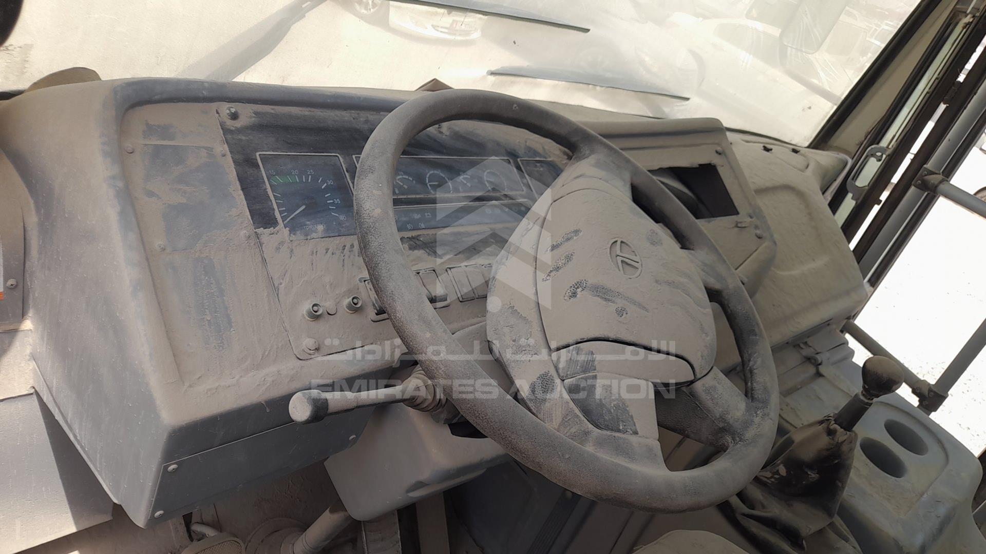 2017 TATA LPO1618 VIN: MAT449252H0L00394