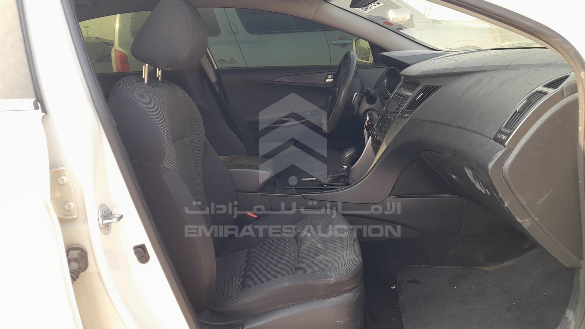 2014 HYUNDAI SONATA VIN: KMHEB41C7EA624942