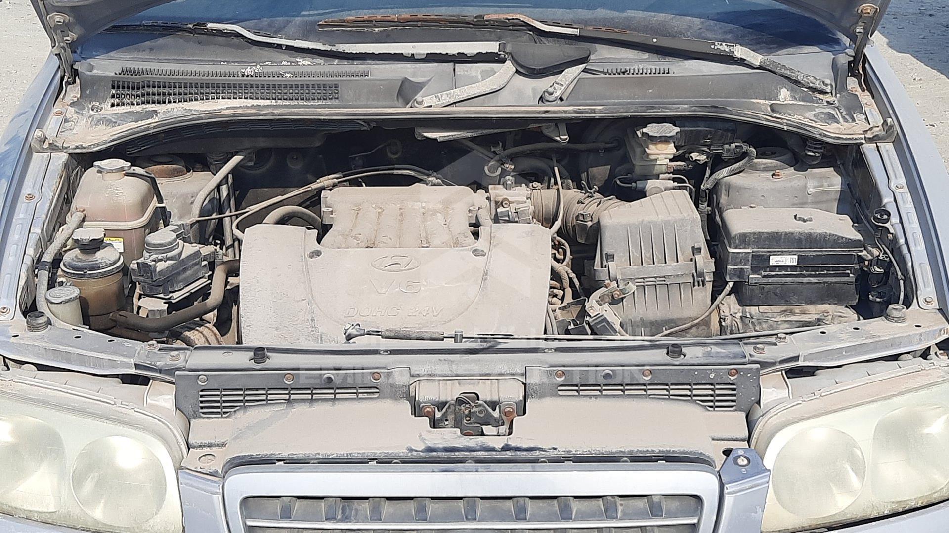 2003 HYUNDAI TRAJET VIN: KMHMH81C83U149511