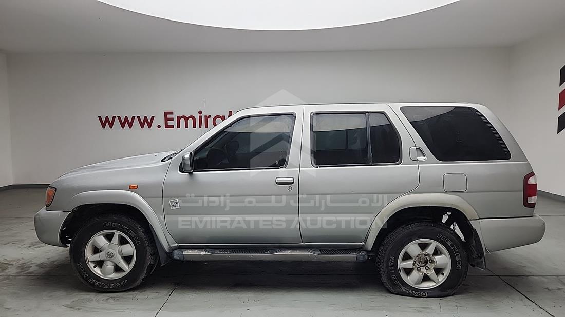 2005 Nissan Pathfinder — Front Left Angle — Photo 9