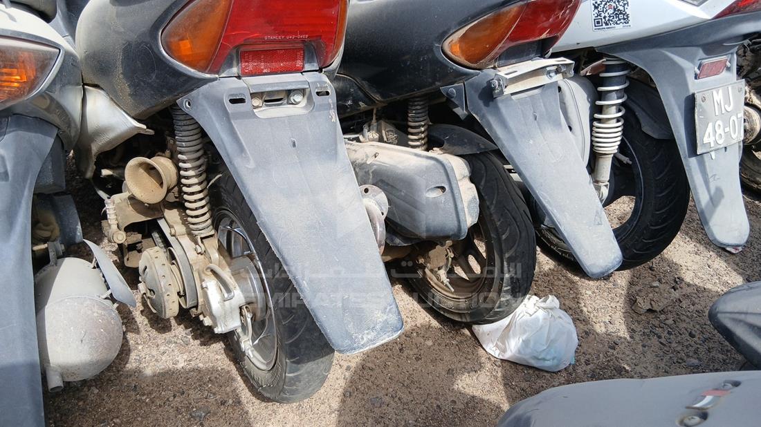 20 Scooter - Scrap without document — Engine Bay — Photo 19