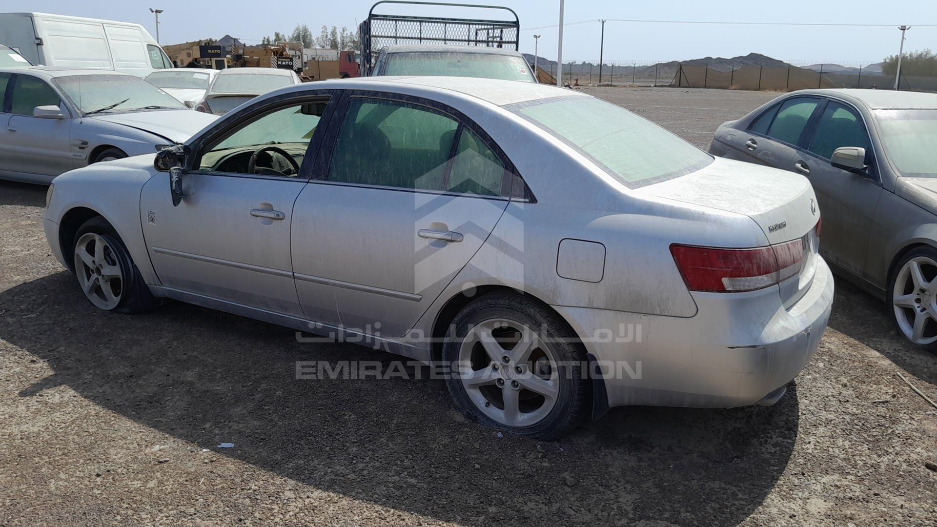 2007 HYUNDAI SONATA VIN: KMHEU41F87A327623