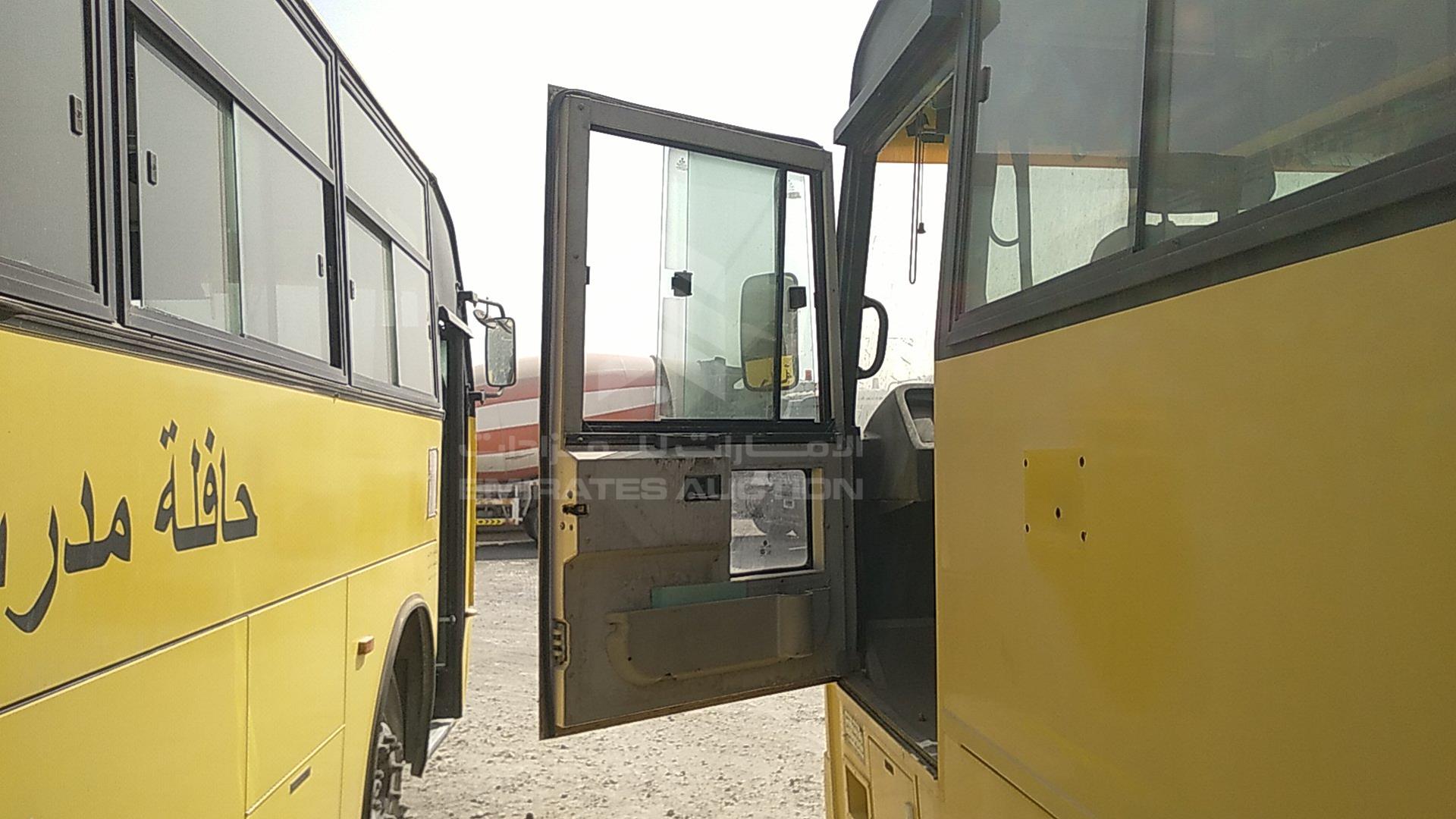 2014 TATA LPO1618 VIN: MAT449253E0L00995