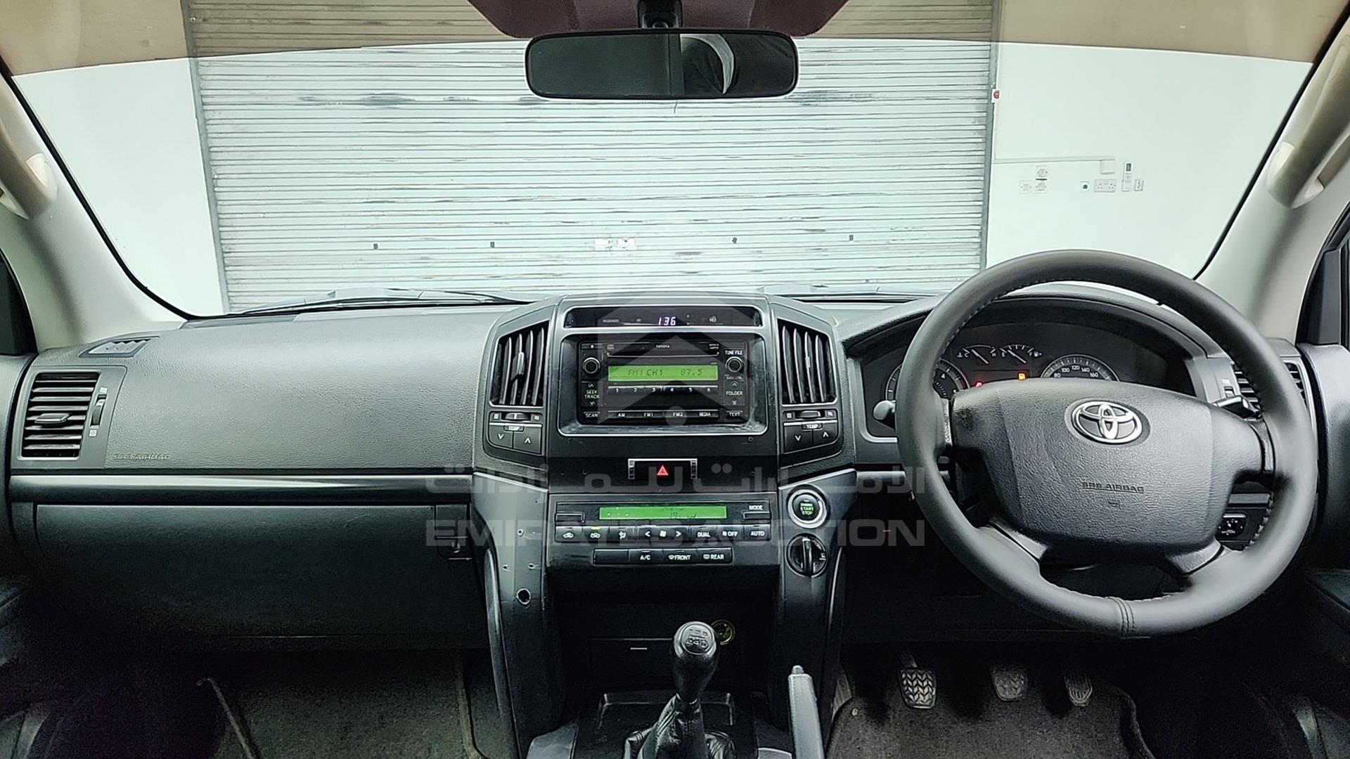 2014 TOYOTA LC 200 VIN: JTMHV09J404134874