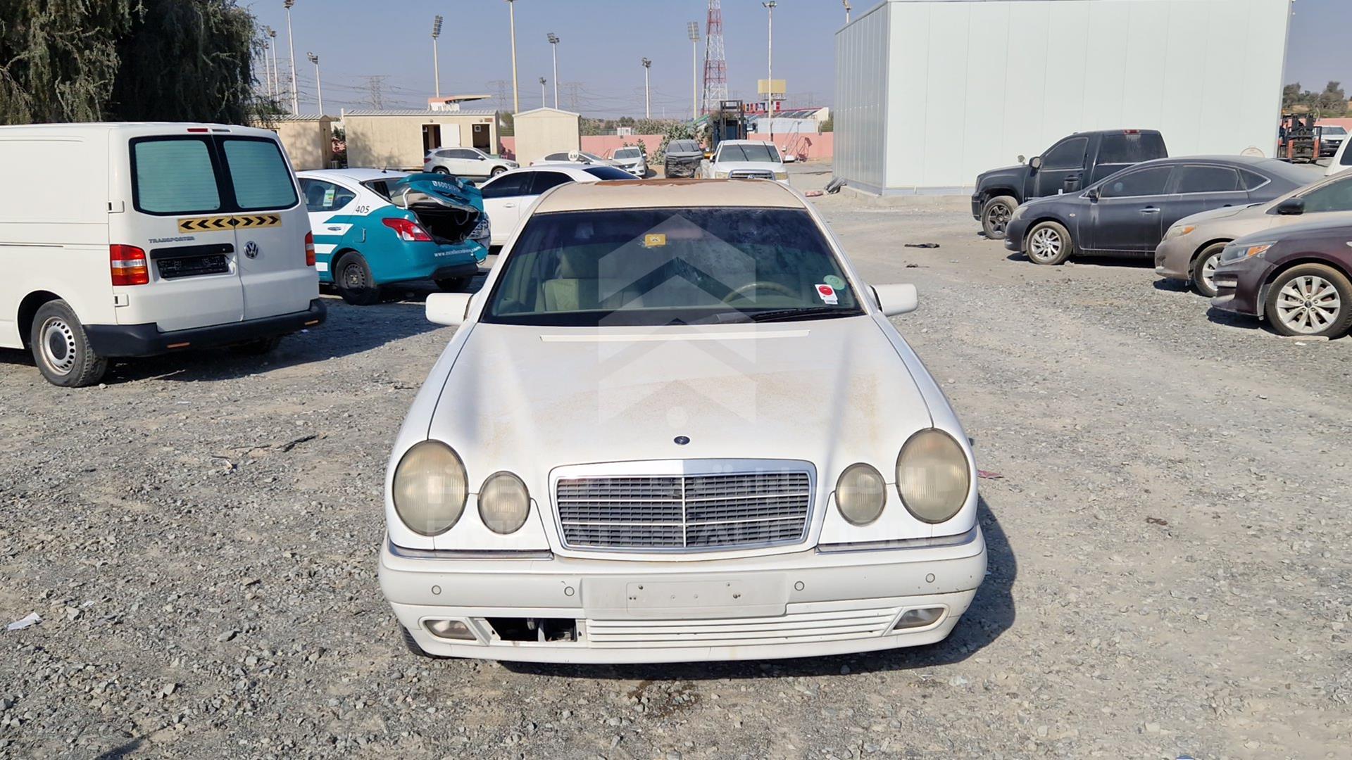 1998 MERCEDES E320 VIN: W09V97226WLB77005