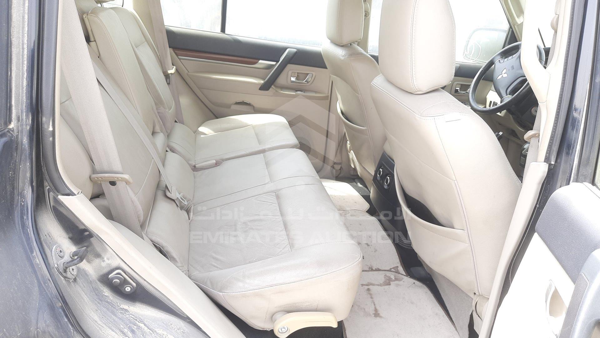 2008 MITSUBISHI PAJERO VIN: JMYLRV93W8J730399