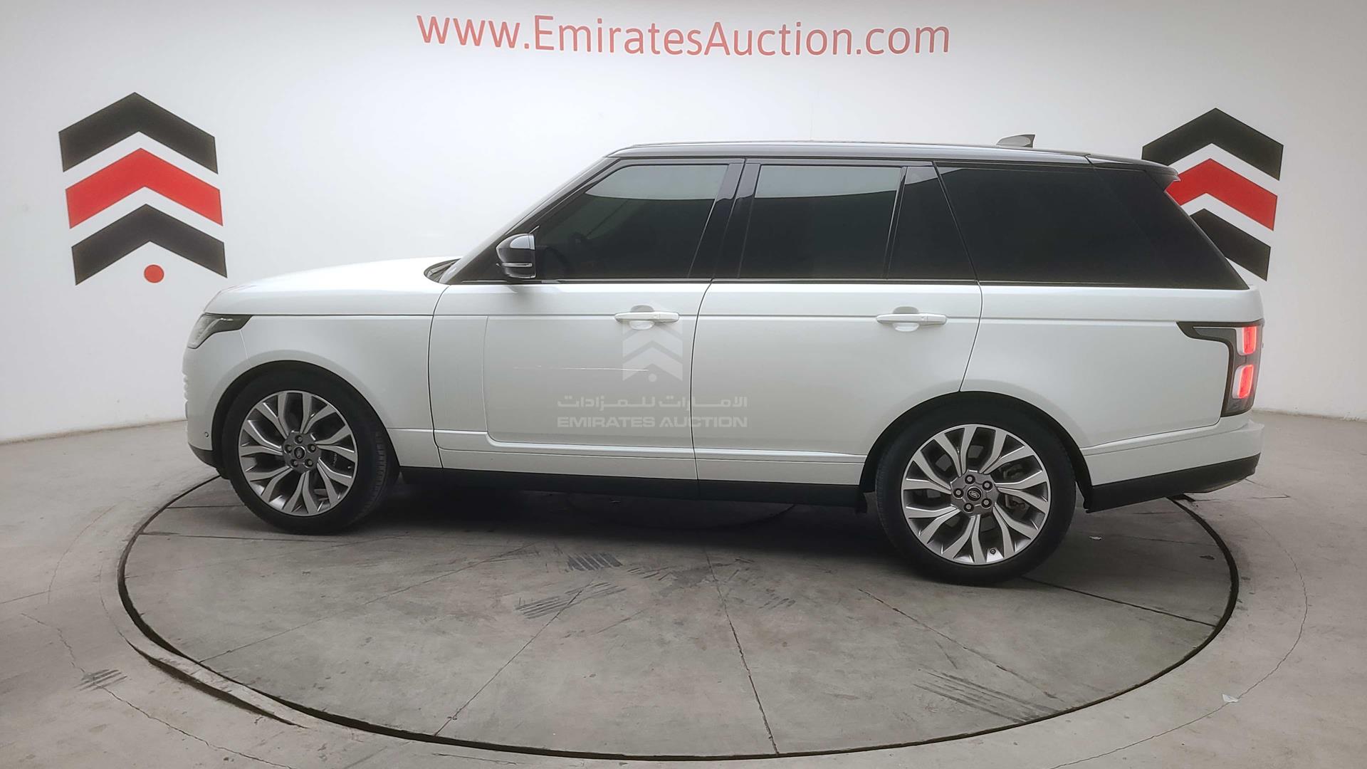 2018 RANGE ROVER HSE VIN: SALGA2BV4JA399290