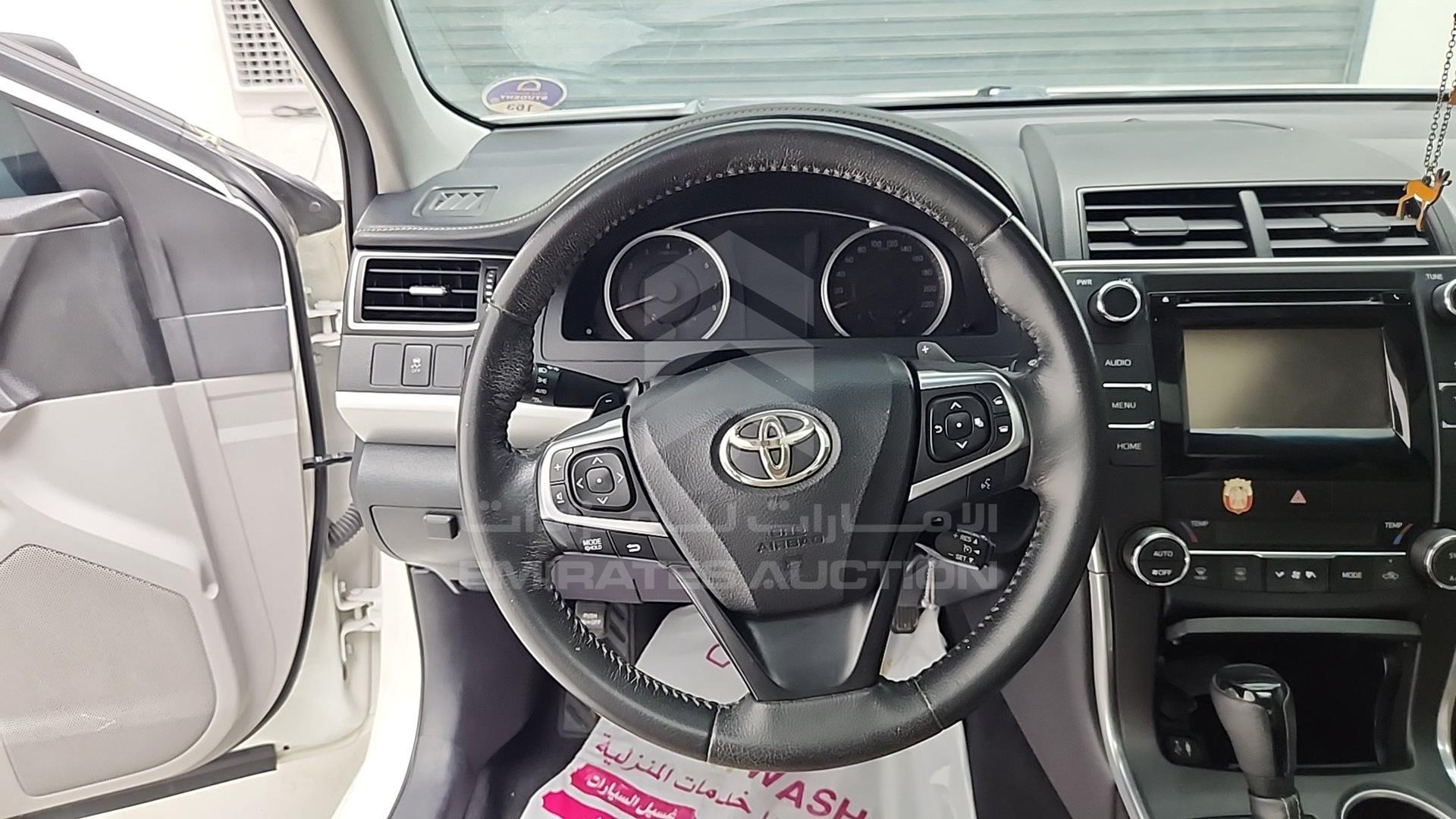 2016 TOYOTA CAMRY VIN: 4T1BF1FK2GU984563