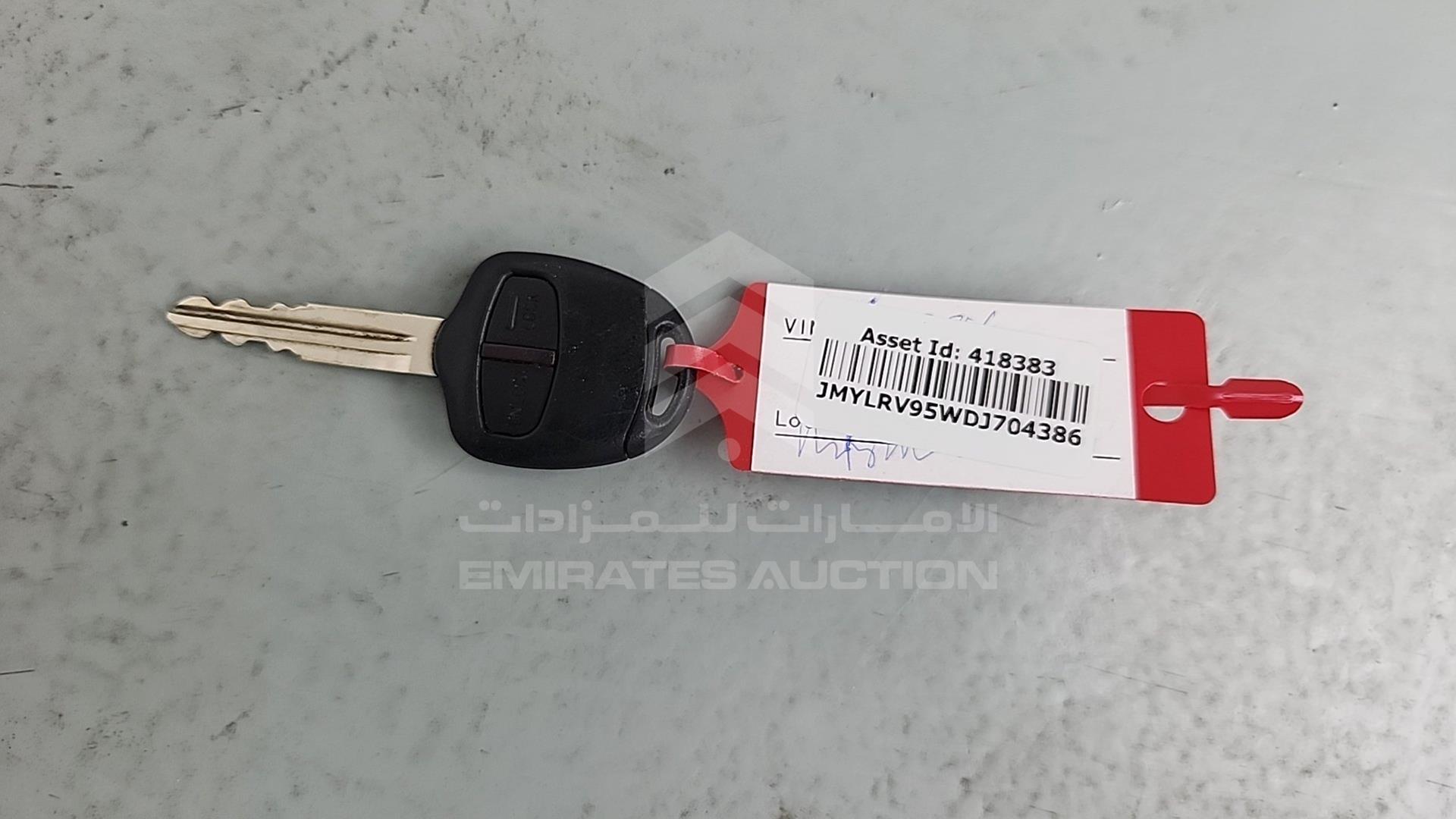 2013 MITSUBISHI PAJERO VIN: JMYLRV95WDJ704386
