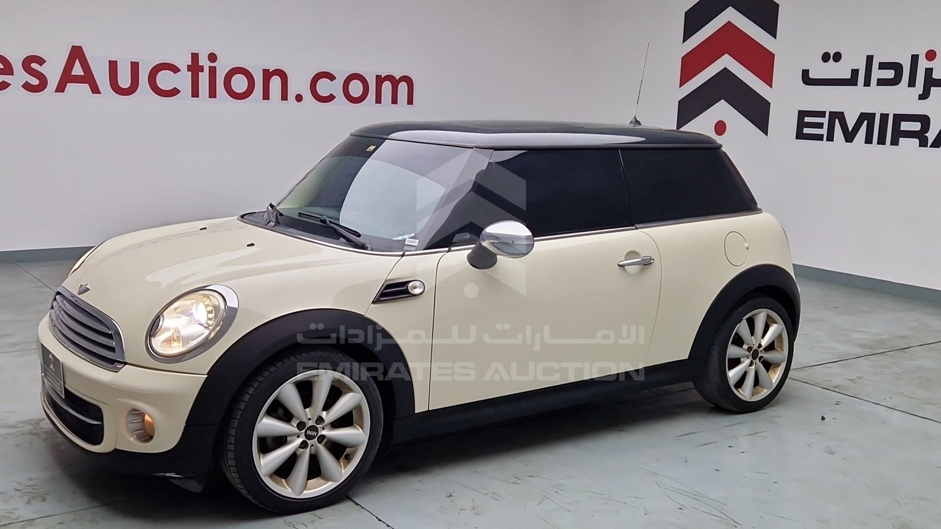 2011 MINI COOPER VIN: WMWSU3108BT201771