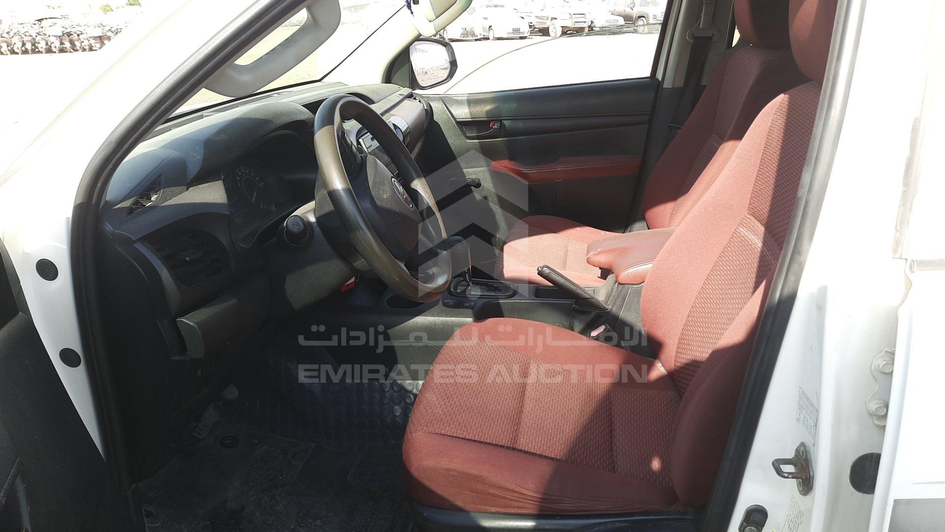 2017 TOYOTA HILUX VIN: MR0DX8CDXH0400056