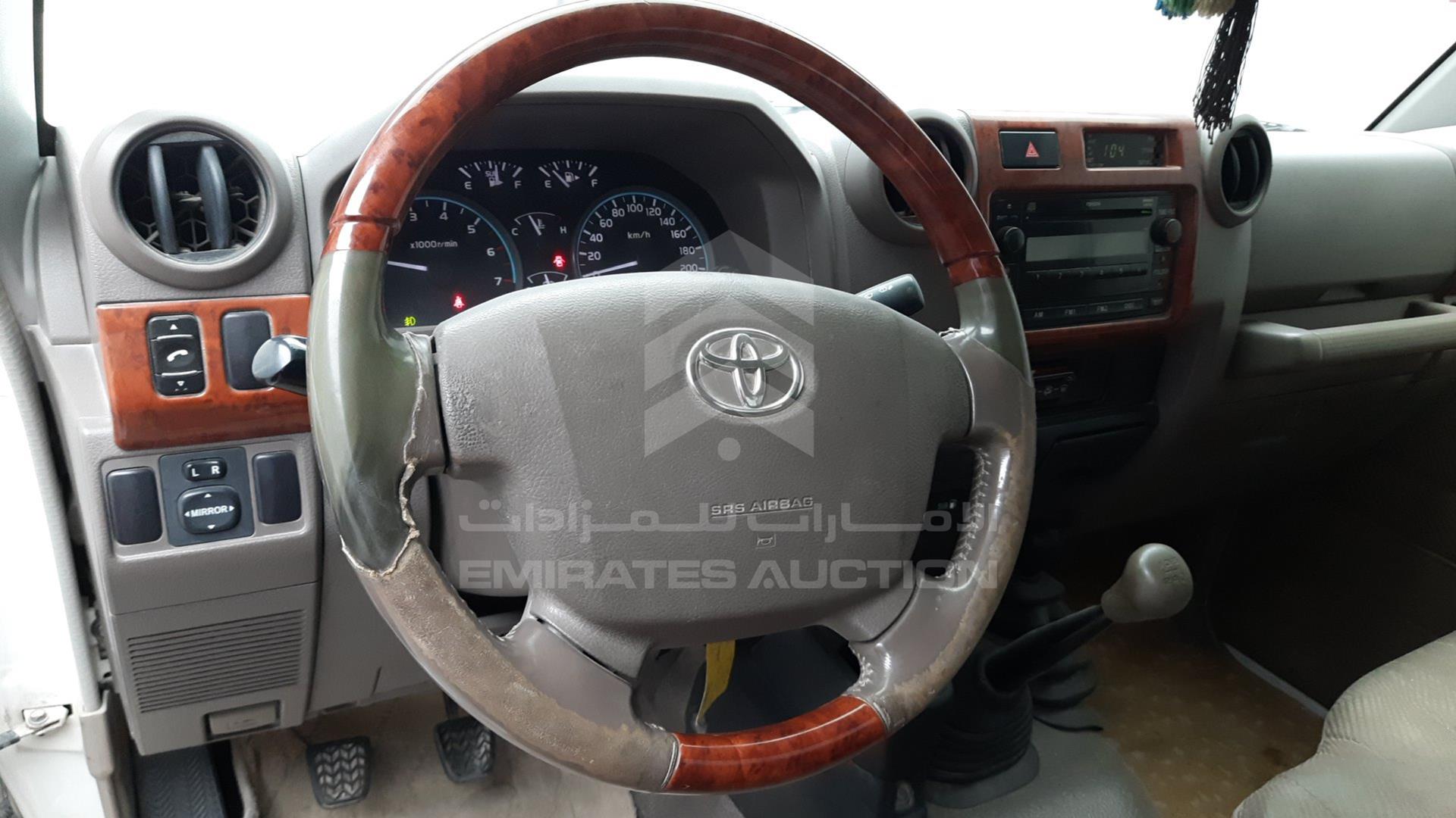 2013 TOYOTA LAND CRUISER VIN: JTFLU73J9D4538474