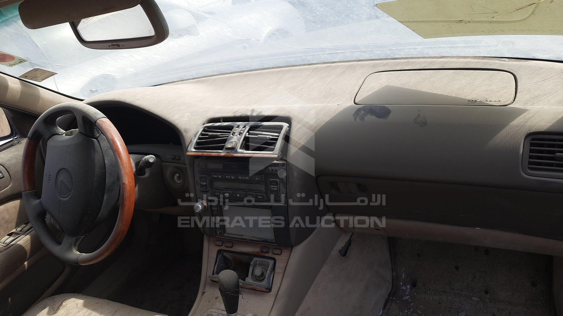 2000 LEXUS LS400 VIN: JT153UF2000128564