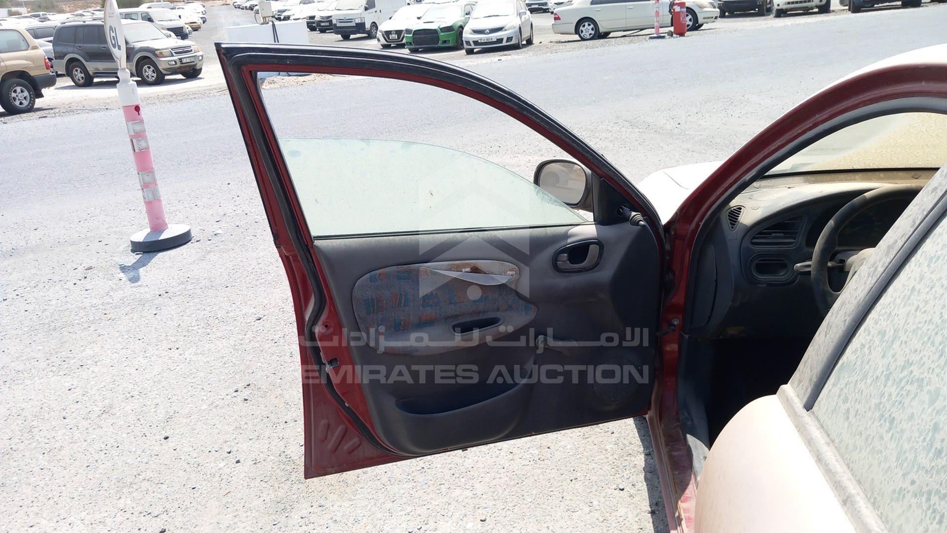 2001 DAEWOO LANOS VIN: KLATA69YE1B667403