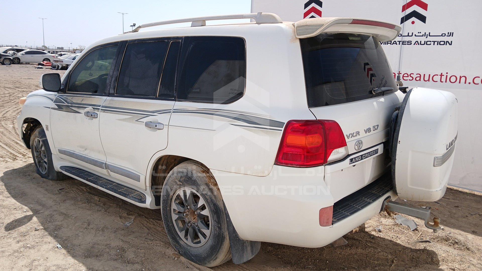 2015 TOYOTA LAND CRUISER VIN: JTMHY05J1F4035936