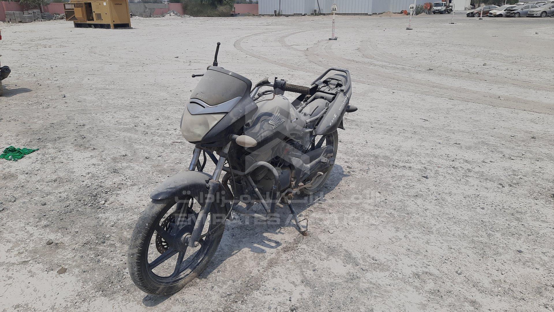 2016 HONDA UNICORN VIN: ME4KC09MMG8128881