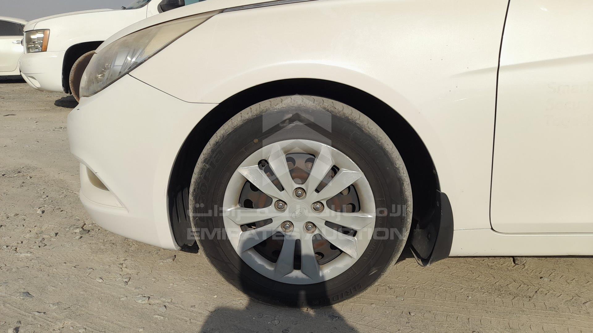 2011 HYUNDAI SONATA VIN: KMHEB41C8BA264933