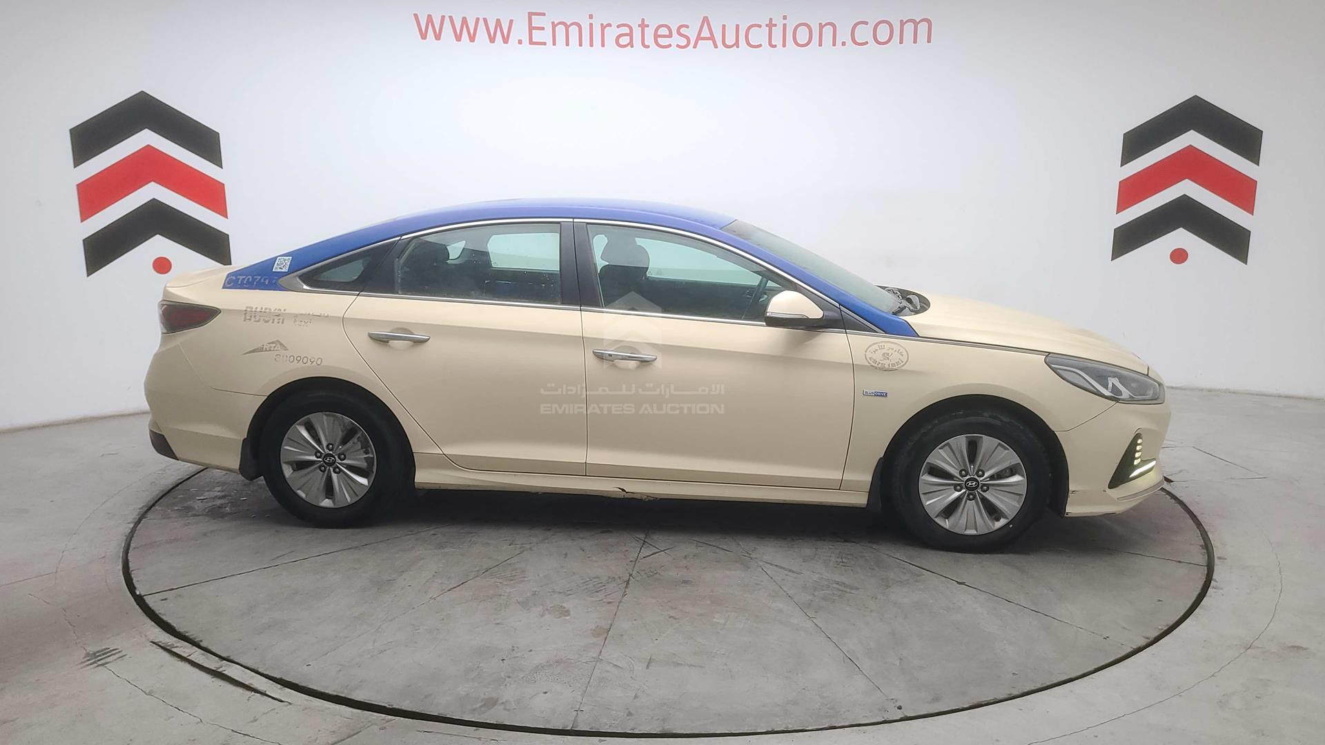 2019 HYUNDAI SONATA HYBRID VIN: KMHE24137KA093091