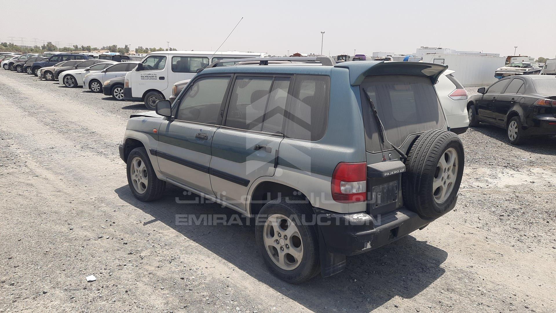 2000 MITSUBISHI PAJERO VIN: JMYLRH76WYY700118