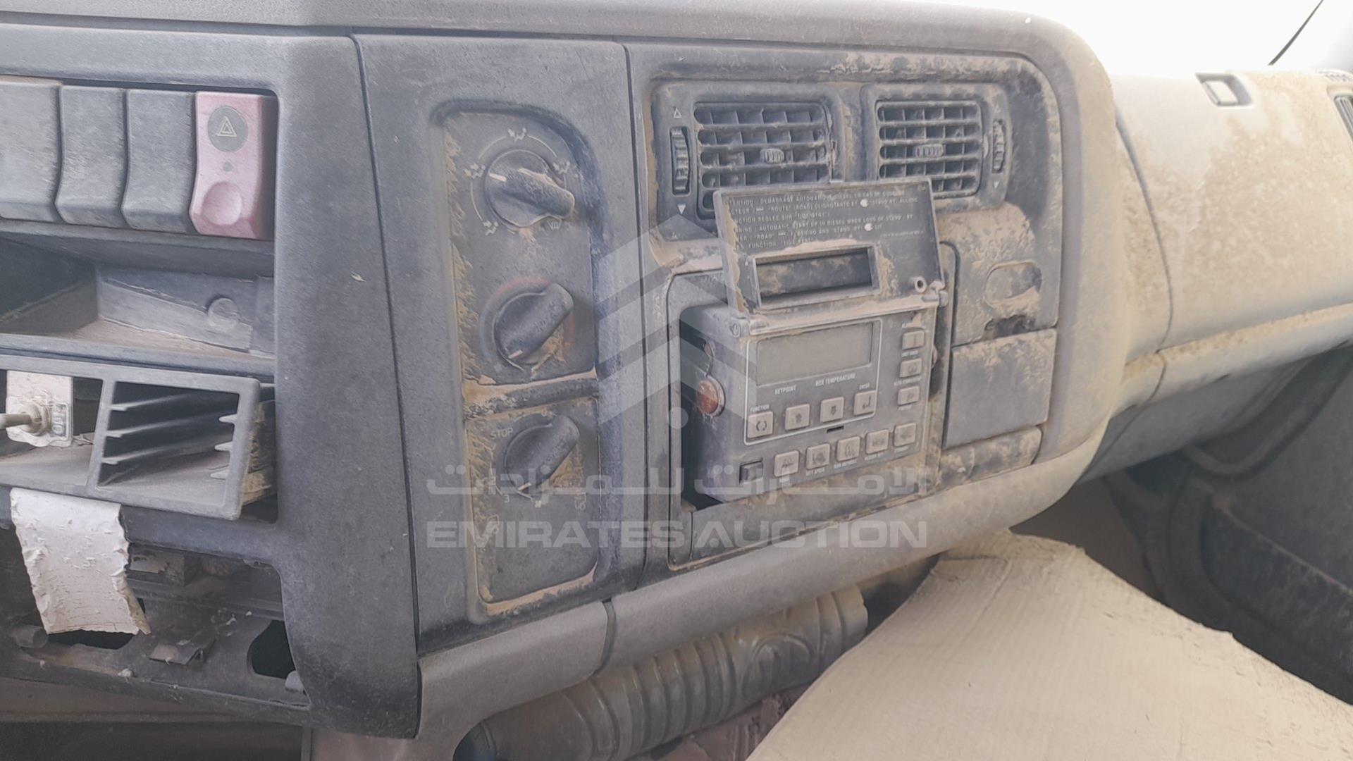 0 RENAULT --- VIN: VF633AXB02E102837