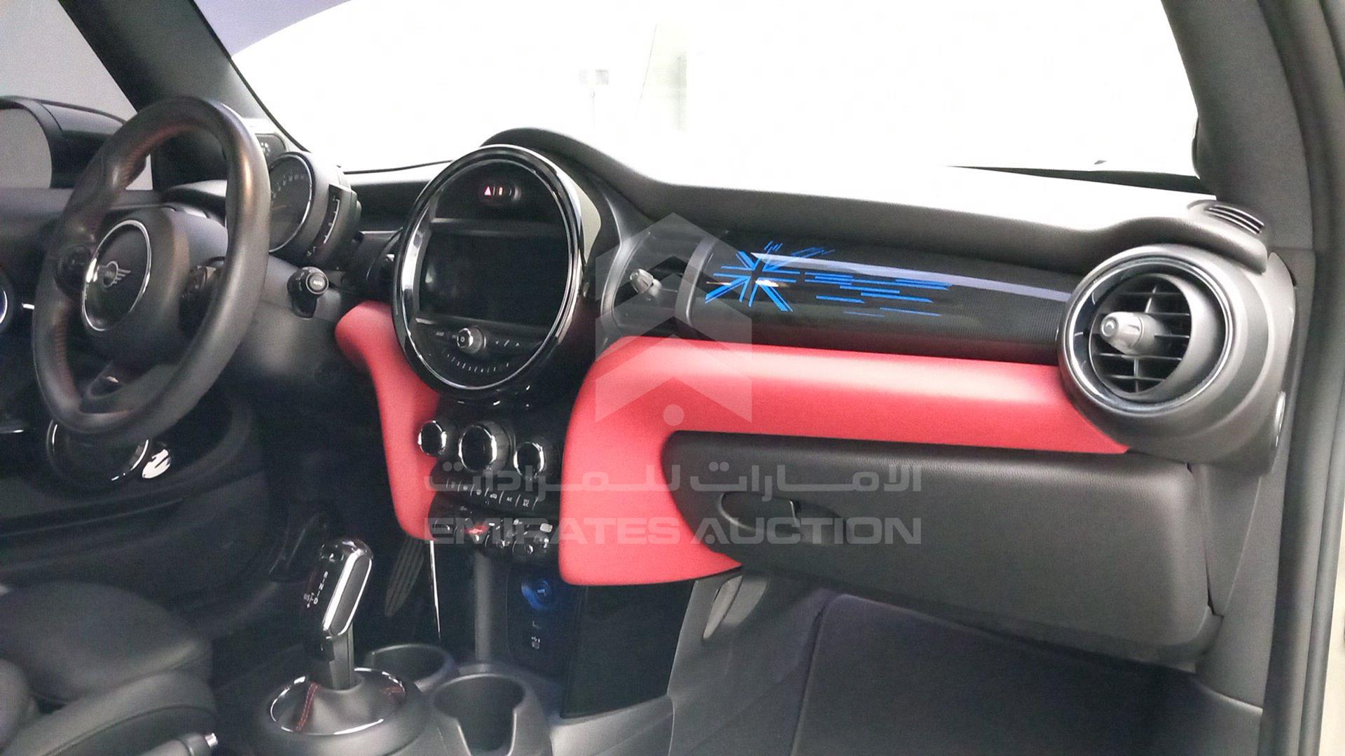 2021 MINI COOPER S VIN: WMWXR5A00M2N03907