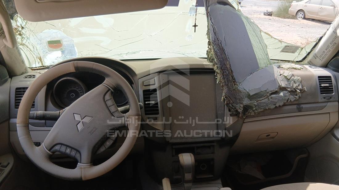 2017 Mitsubishi Pajero — Full Dashboard View — Photo 14