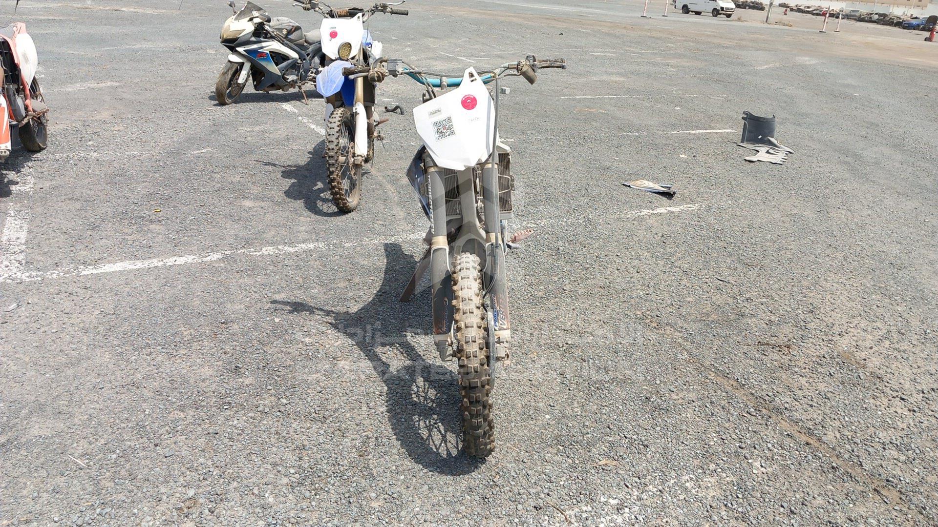2007 YAMAHA MOTORBIKE VIN: JYACJ10C47A024005