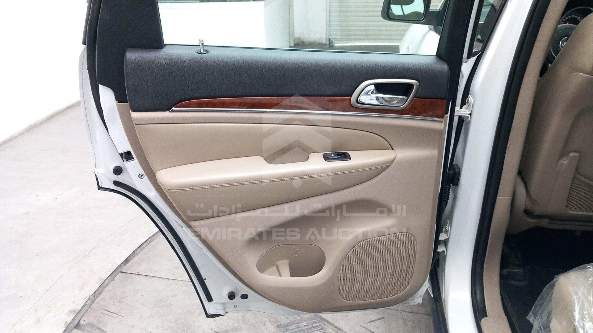 2013 JEEP GRAND CHEROKEE VIN: 1C4RJFBT6DC586576