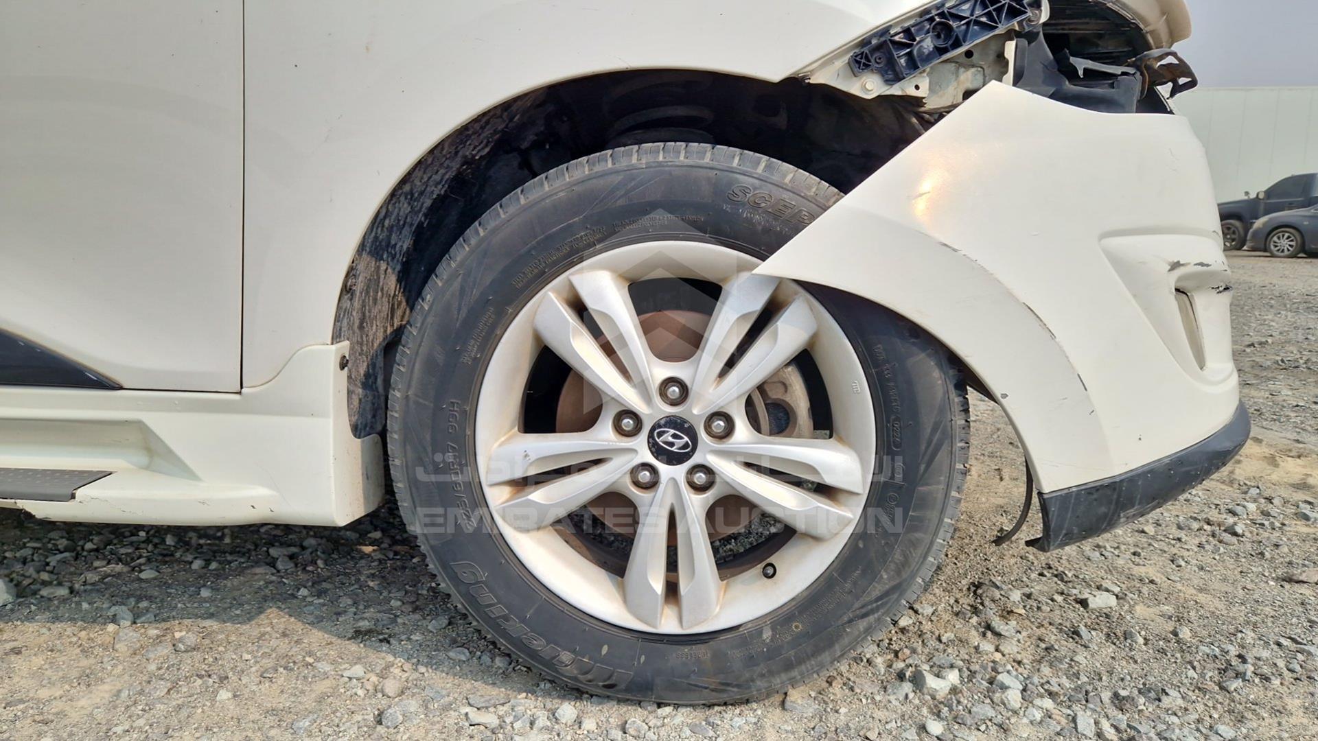 2013 HYUNDAI TUCSON VIN: KMHJT81B3DU674809