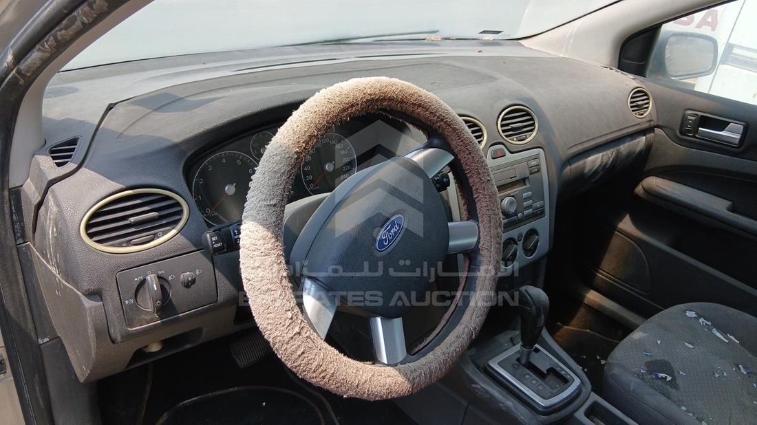 2006 Ford Focus — Full Dashboard View — Photo 14