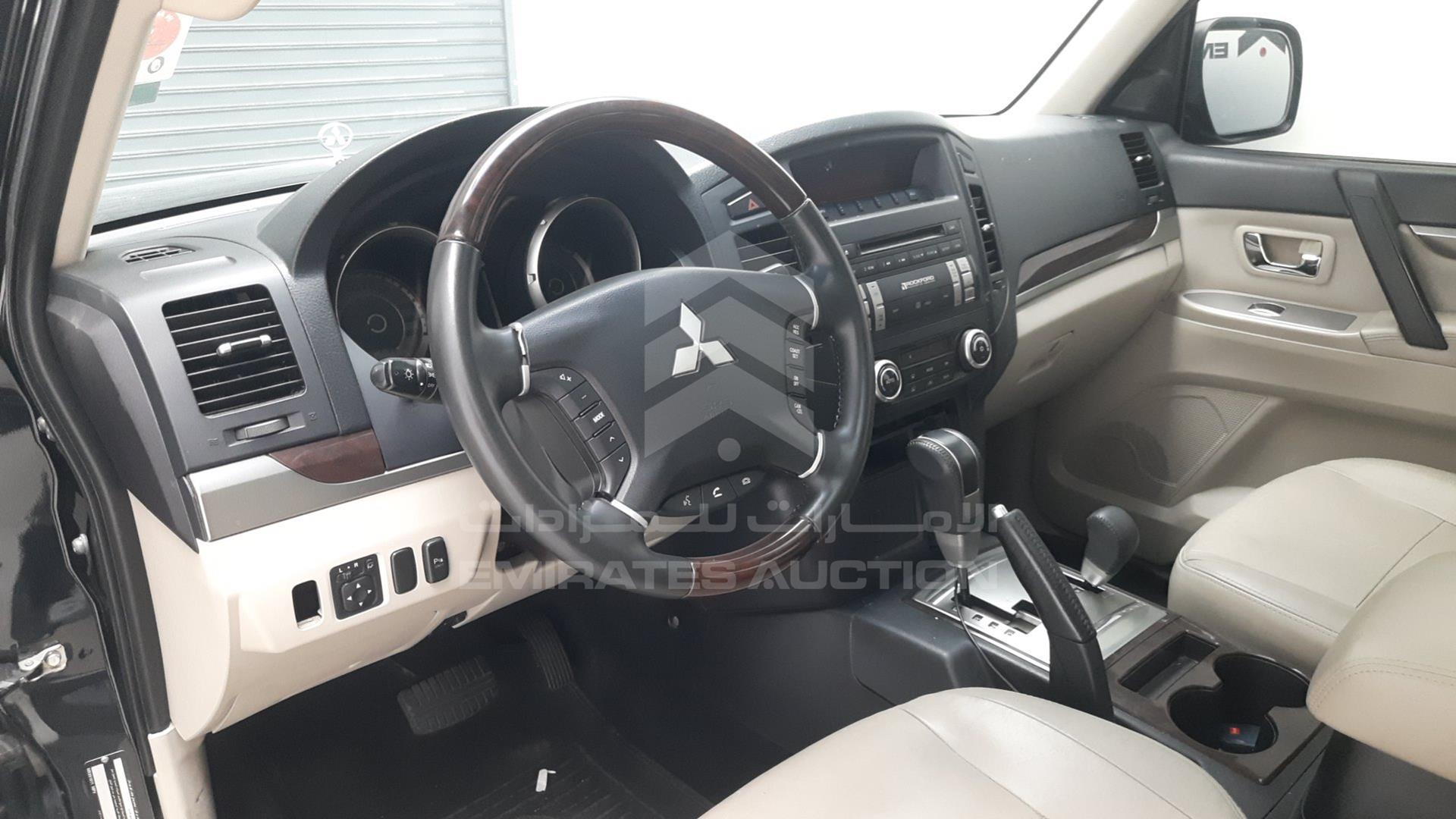 2011 MITSUBISHI PAJERO VIN: JMYLRV95WBJ706153