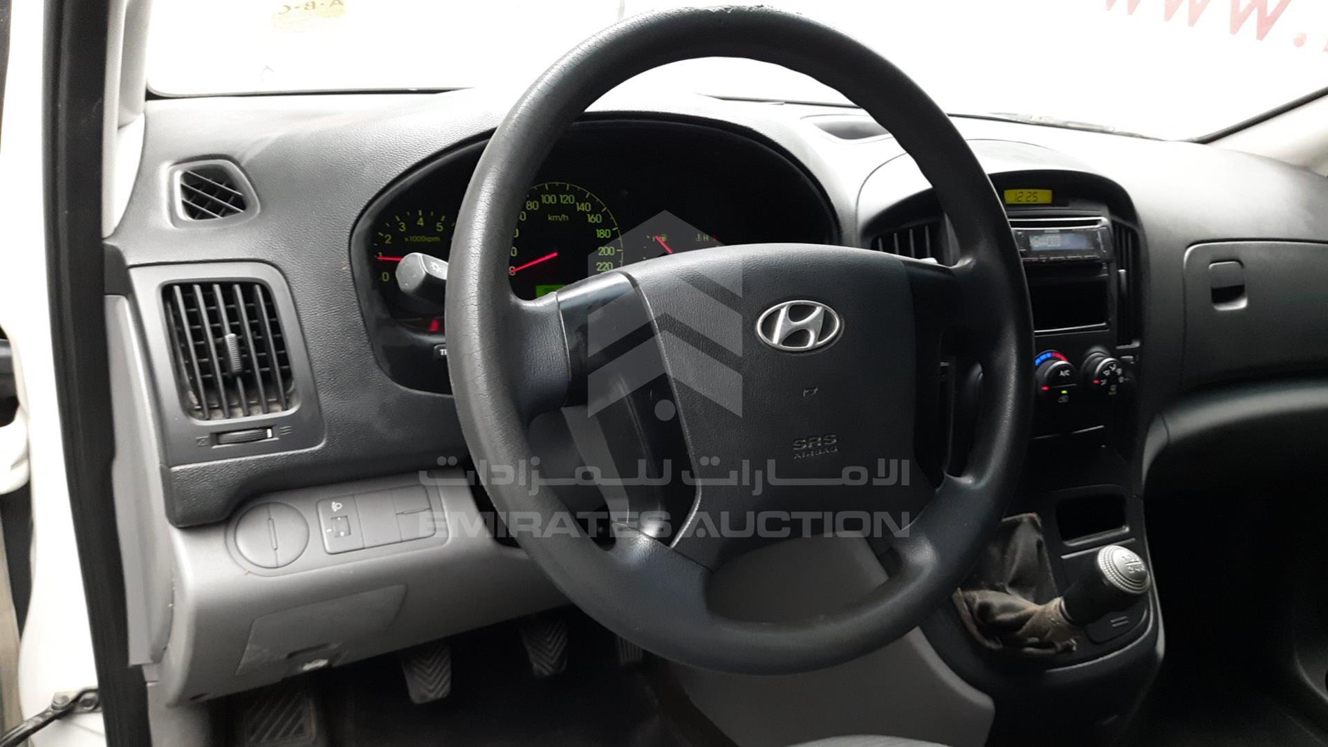 2016 HYUNDAI H1 VIN: KMHWG81R9GU756295
