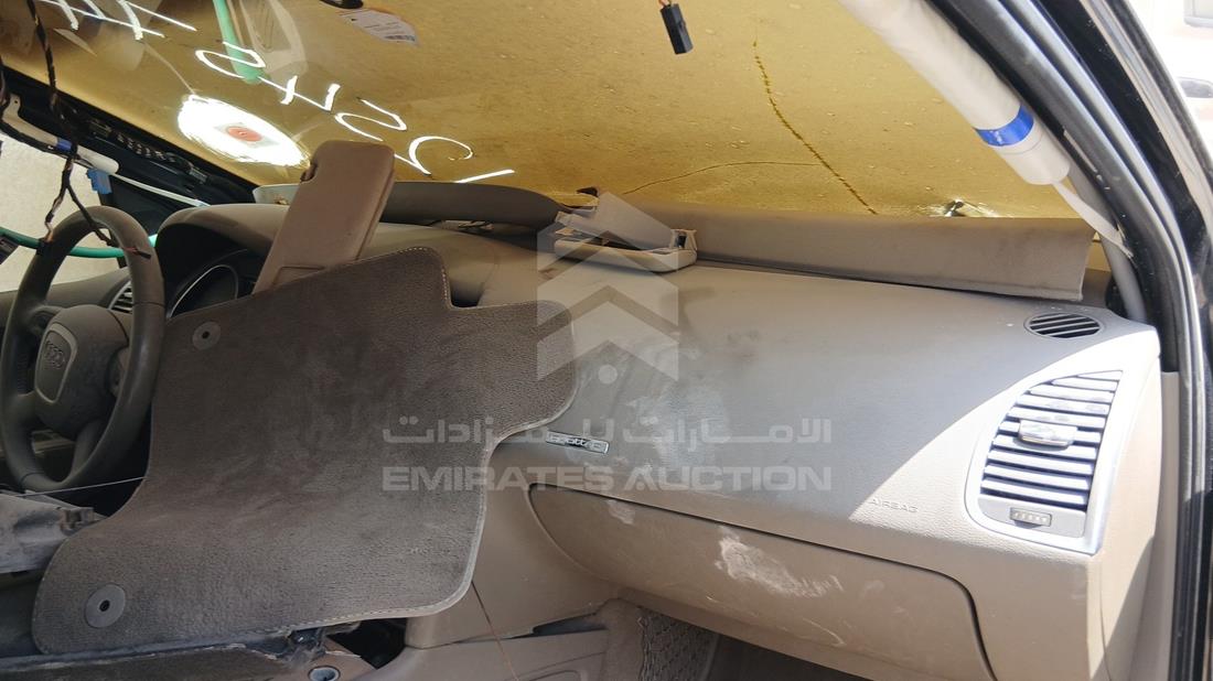 2007 Audi Q7 — Front Right Passenger Dashboard View — Photo 23