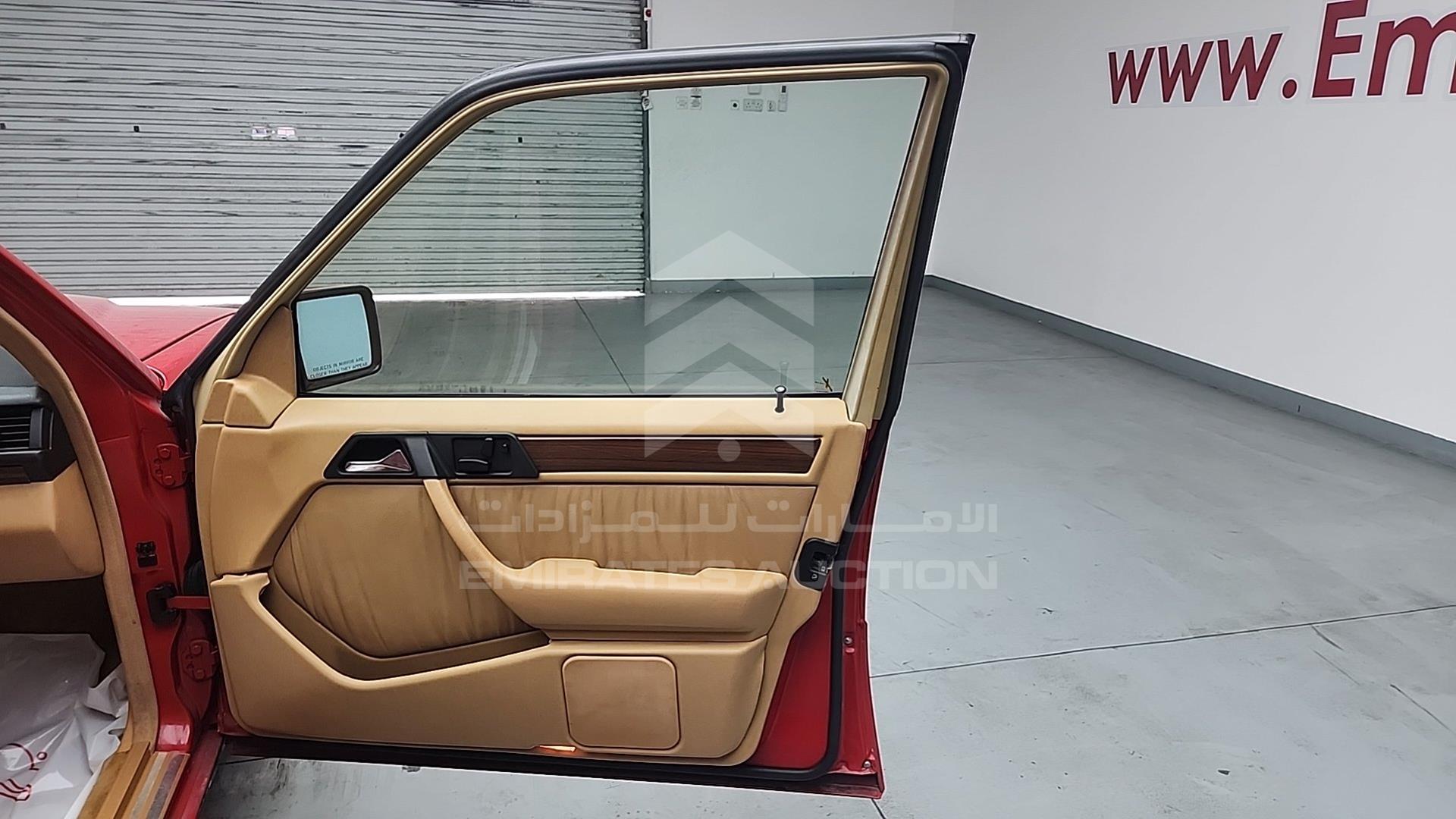 1991 MERCEDES E 300 VIN: WDBEA30D2MB373024